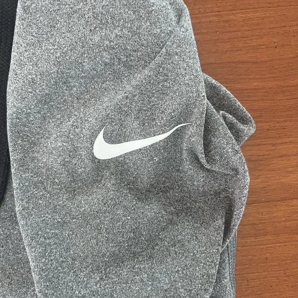 🔥 Nike Pro Hyperwarm Dri-FIT Cinch Neck Top – Size L Gray Long Sleeve ✔️ - Picture 3 of 10
